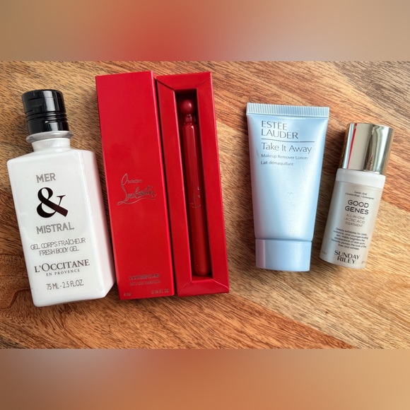 ✨STUFFED ✨La Mer Blue Cosmetic Pouch - Picture 3 of 6